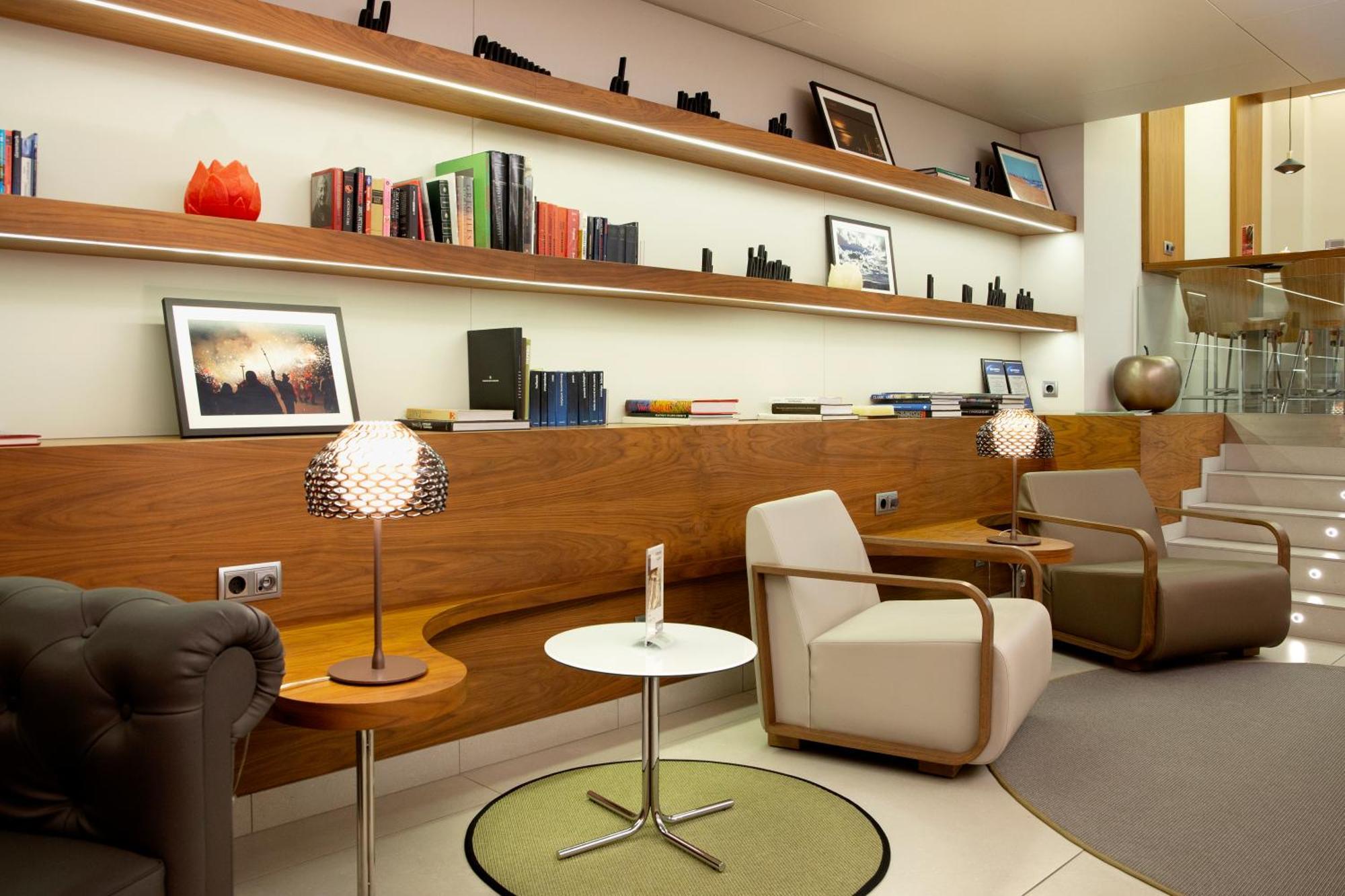 Western Premier Dante Hotel 4*