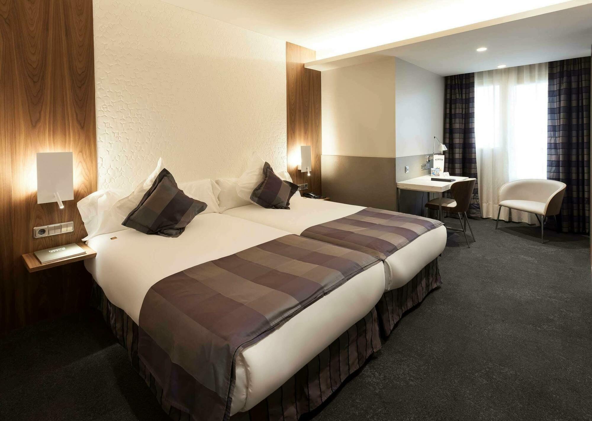 Western Premier Dante Hotel 4*