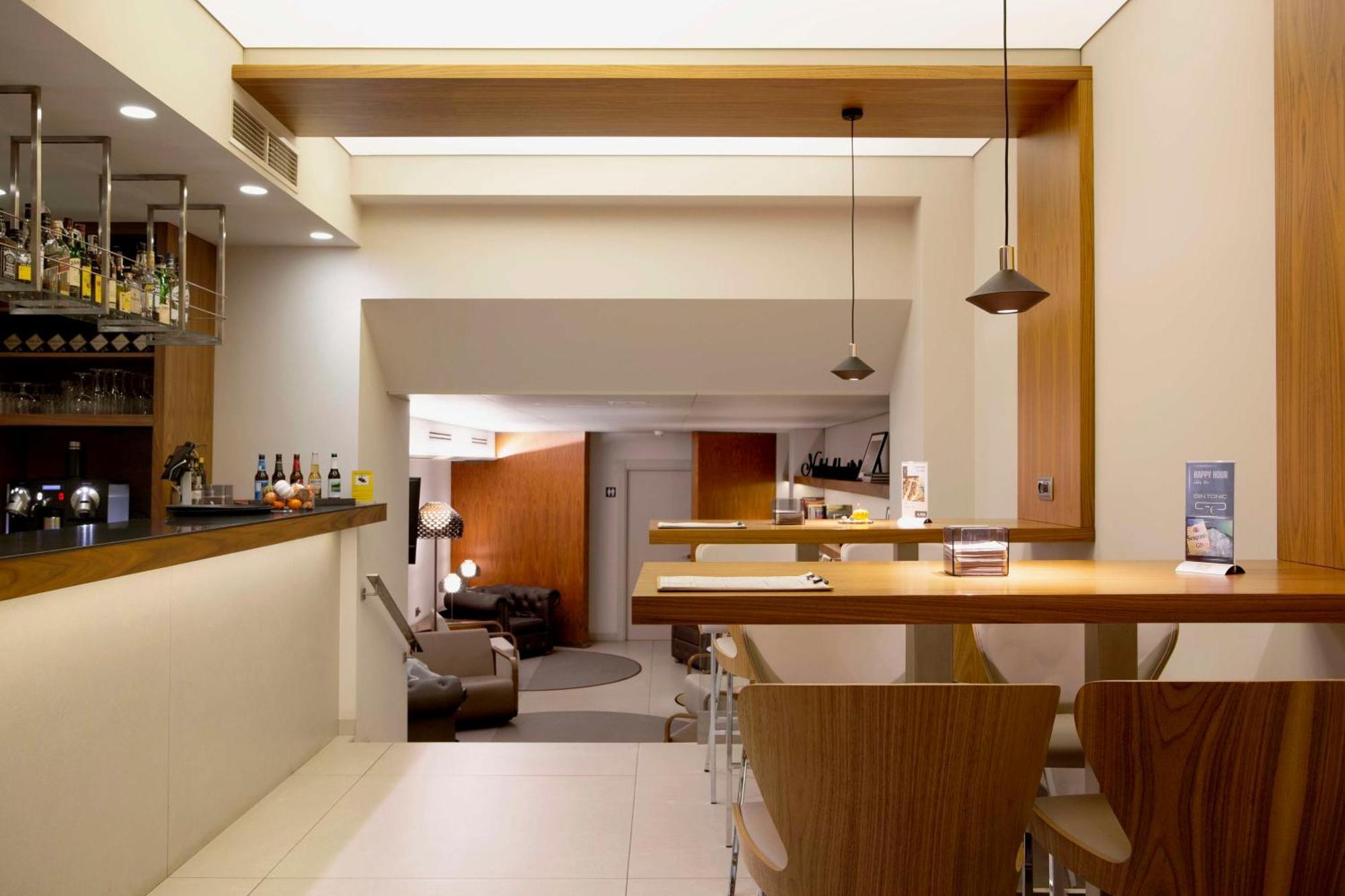 Western Premier Dante Hotel 4*